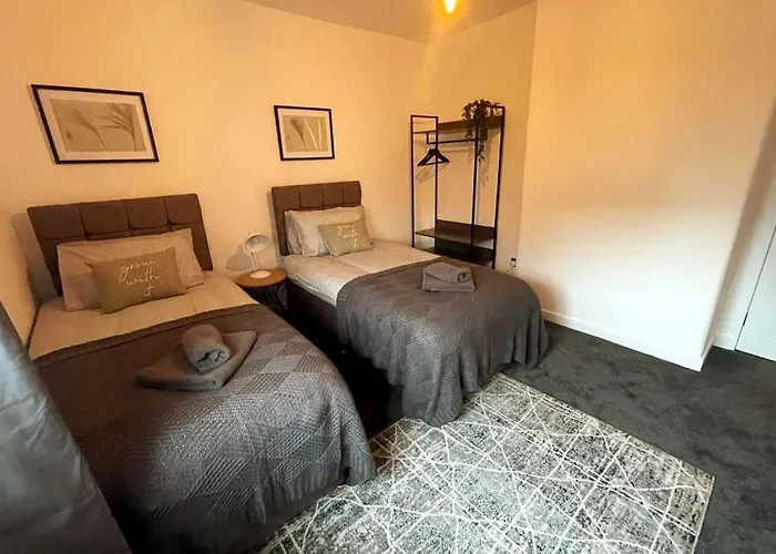 New Boutique 3 Bedroom Apartment In Hamilton
