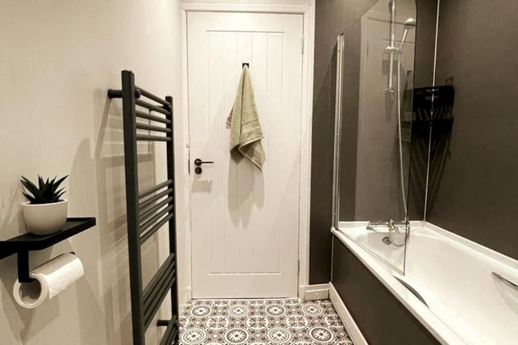 Apartment New Boutique 3 Bedroom In *