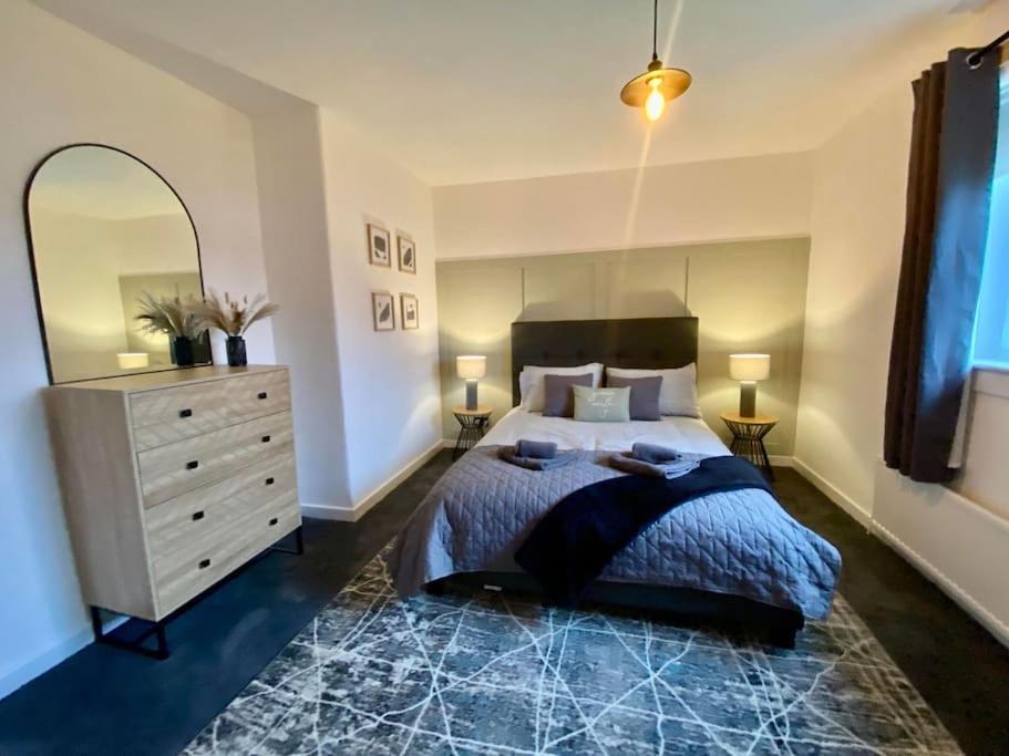 Apartment New Boutique 3 Bedroom In *