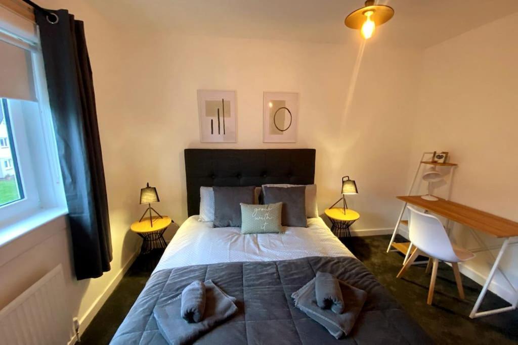 New Boutique 3 Bedroom In Apartment *